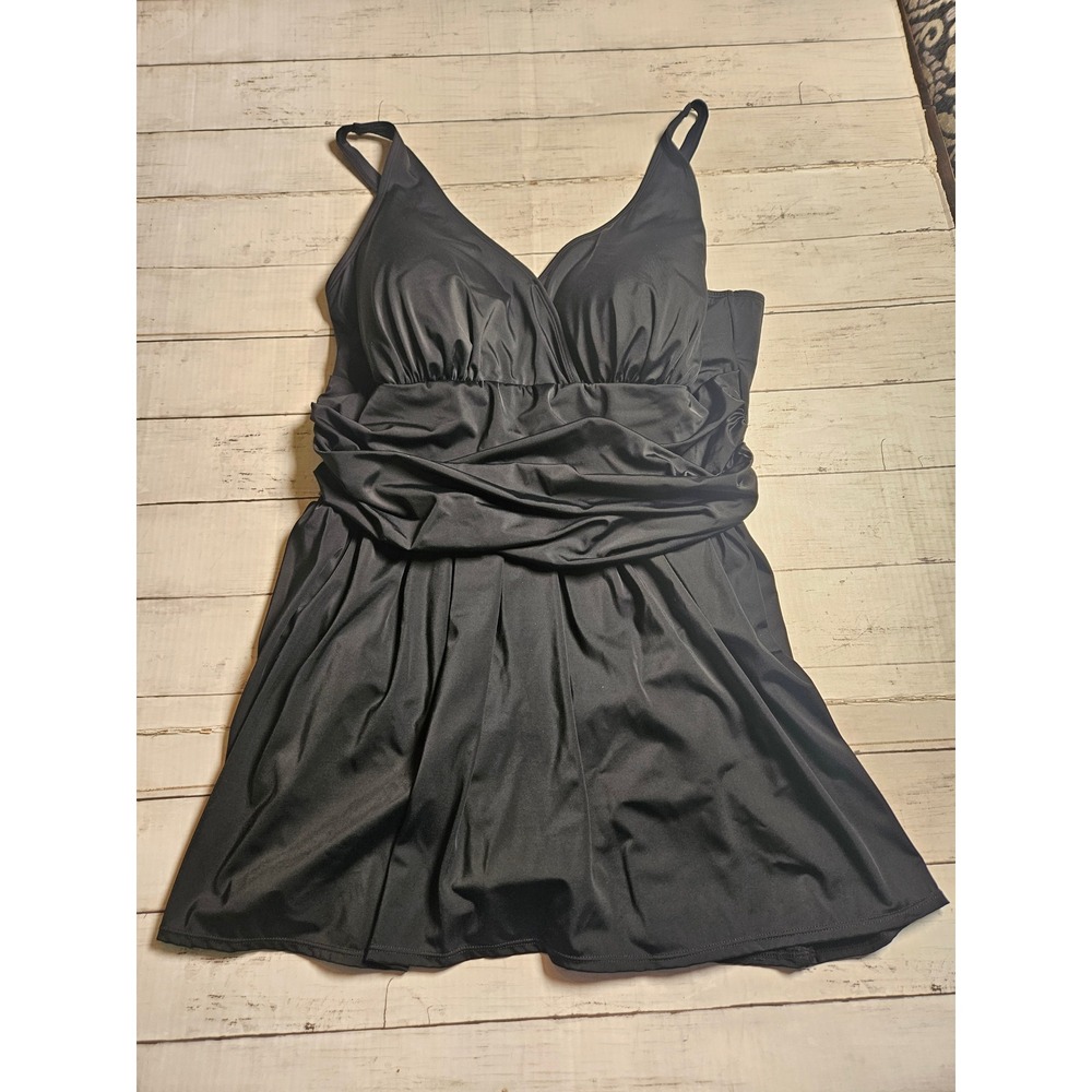 D&Co. Beach Black Ruched Swimdress Sz 24W One Piece Modest Skirted Swimsuit NWOT